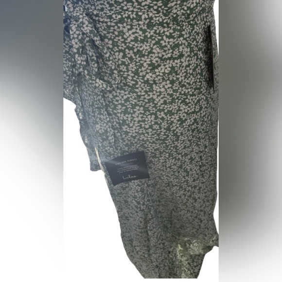 Lulus NWT Summer Romance Sage Green Floral Print Wrap Skirt Hi Lo Ruffled Hem M - Picture 4 of 12